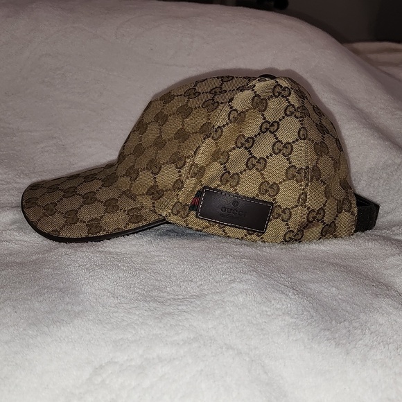 GUCCI - Picture 2 of 10